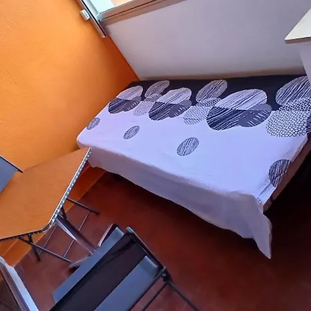 2 Ou 3 Personnes Renove Dans Calme !