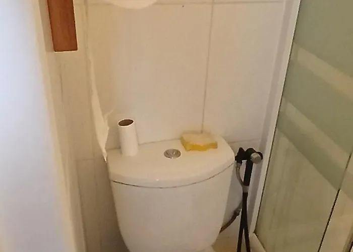 3 Personnes Renove Dans Calme ! *