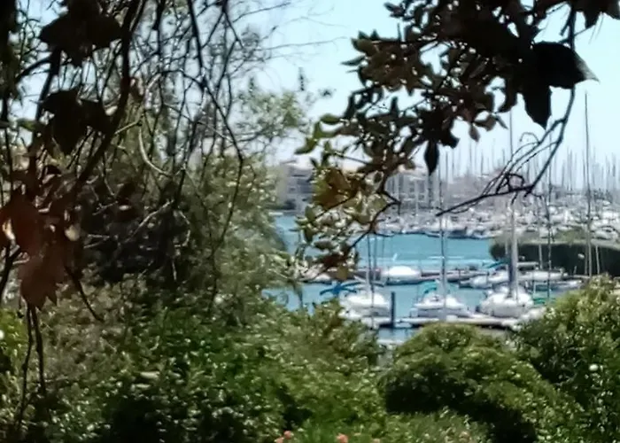 3 Personnes Renove Dans Calme ! Agde